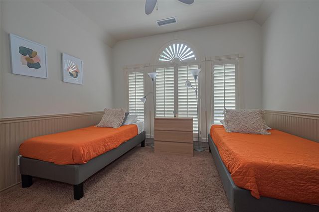 26 Spiceberry Place, The Woodlands, TX 77382