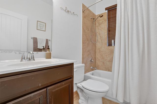 11943 SW 253rd St, Homestead, FL 33032