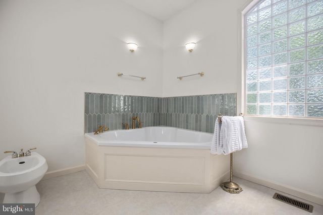 1500 AUGUSTINE AVE, Fredericksburg, VA 22401