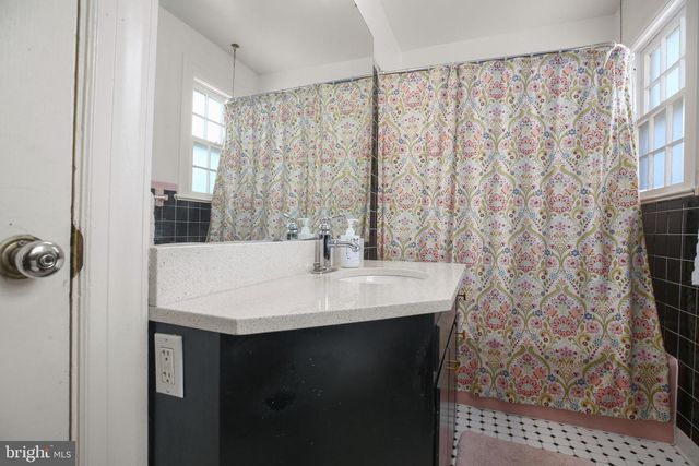 1500 AUGUSTINE AVE, Fredericksburg, VA 22401