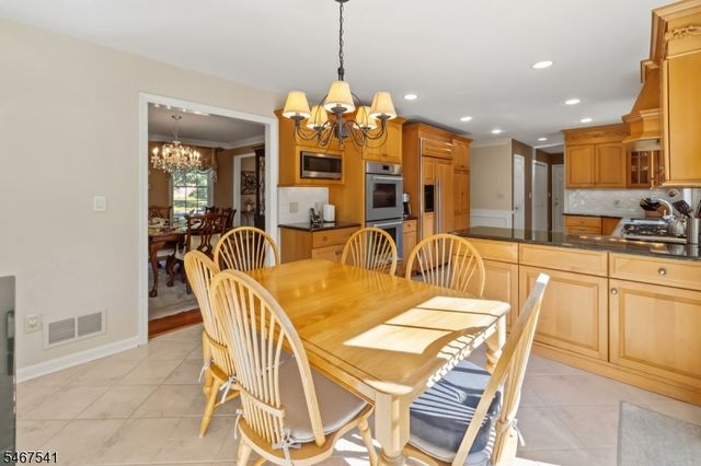 11 Ewing Dr, Raritan Twp., NJ 08822