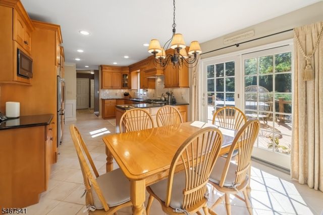 11 Ewing Dr, Raritan Twp., NJ 08822