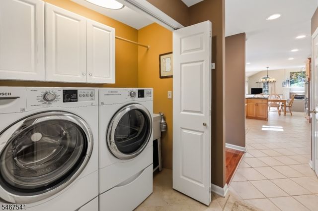 11 Ewing Dr, Raritan Twp., NJ 08822