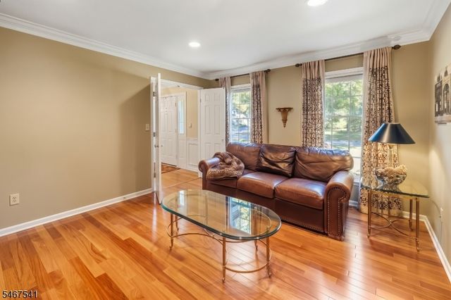 11 Ewing Dr, Raritan Twp., NJ 08822
