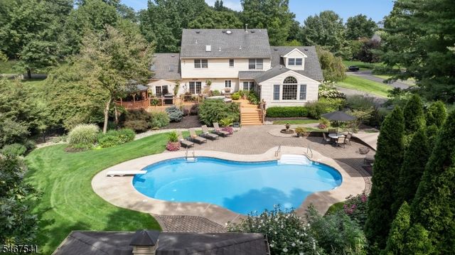 11 Ewing Dr, Raritan Twp., NJ 08822