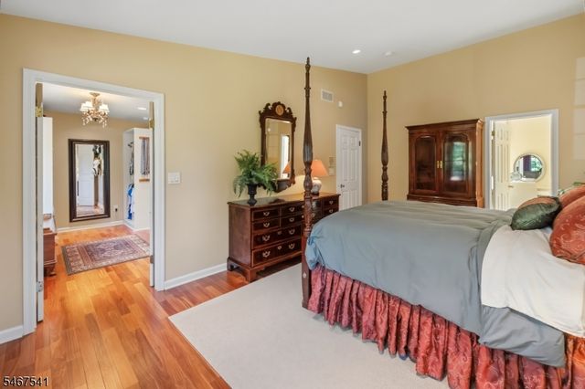 11 Ewing Dr, Raritan Twp., NJ 08822