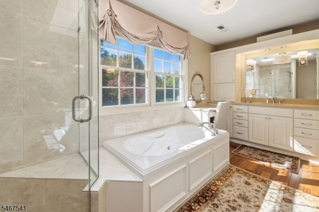 11 Ewing Dr, Raritan Twp., NJ 08822