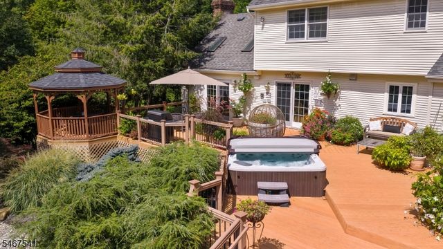 11 Ewing Dr, Raritan Twp., NJ 08822