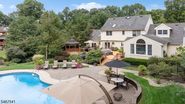 11 Ewing Dr, Raritan Twp., NJ 08822