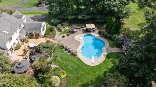 11 Ewing Dr, Raritan Twp., NJ 08822