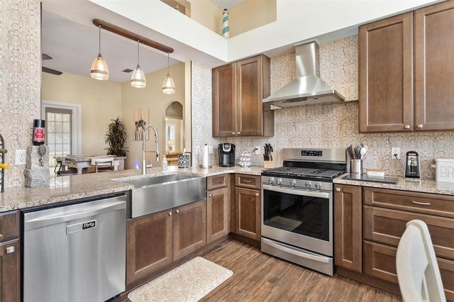 6071 SAILBOAT AVENUE, Tavares, FL 32778