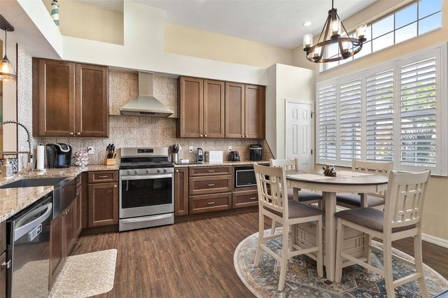 6071 SAILBOAT AVENUE, Tavares, FL 32778