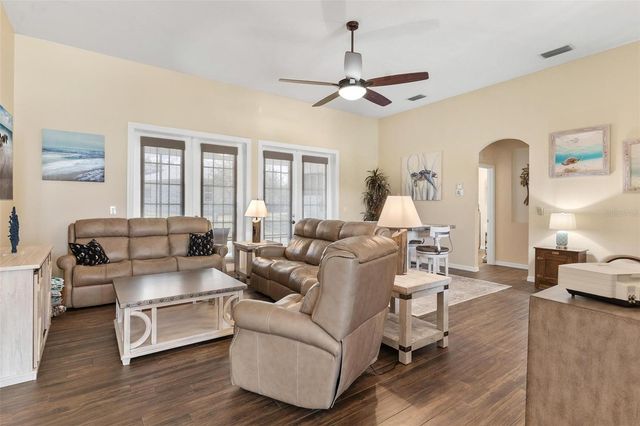 6071 SAILBOAT AVENUE, Tavares, FL 32778