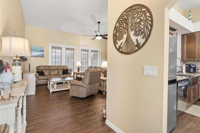 6071 SAILBOAT AVENUE, Tavares, FL 32778