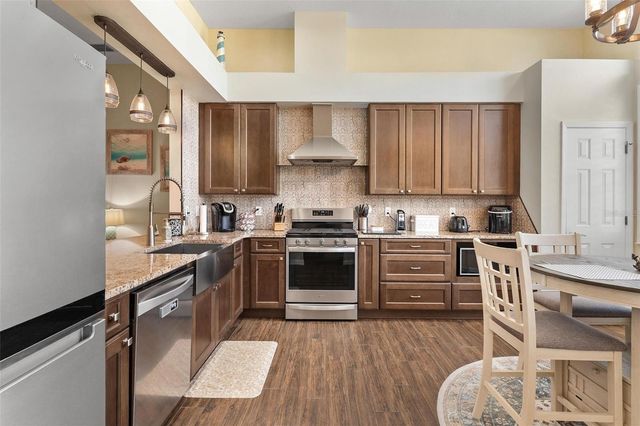 6071 SAILBOAT AVENUE, Tavares, FL 32778