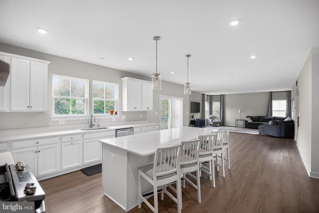 7979 INTERNATIONAL DR, Warrenton, VA 20187