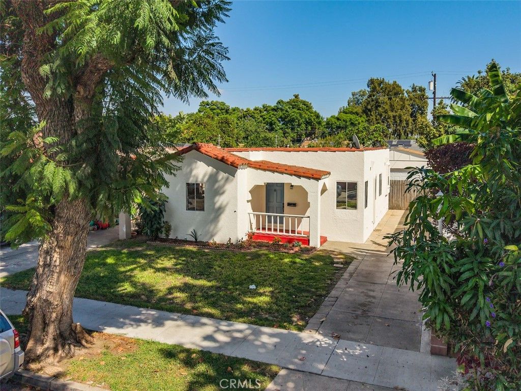 2672 Adriatic Avenue, Long Beach, CA 90810 — photo 2