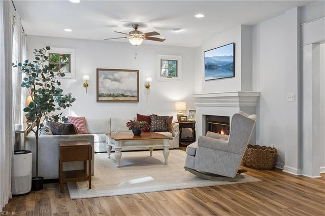 406 Regents CV, Newport News, VA 23606