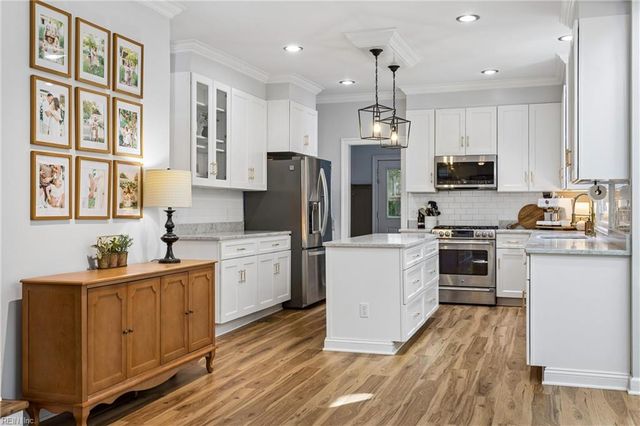 406 Regents CV, Newport News, VA 23606