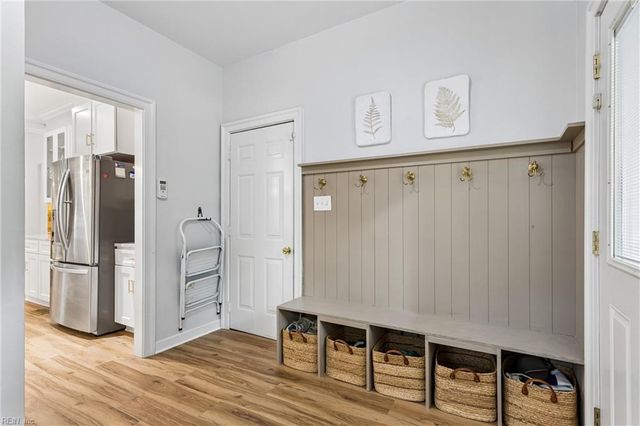 406 Regents CV, Newport News, VA 23606