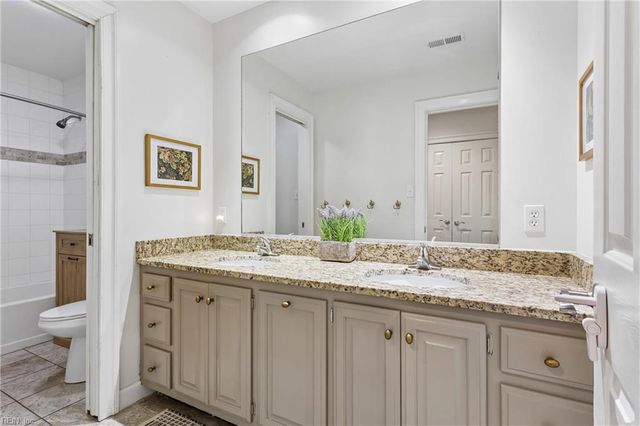 406 Regents CV, Newport News, VA 23606