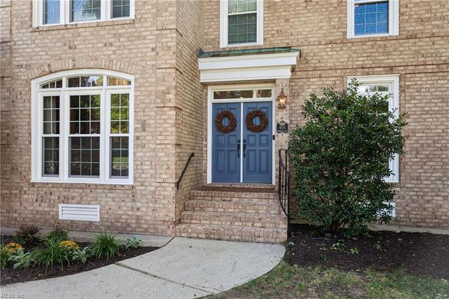 406 Regents CV, Newport News, VA 23606