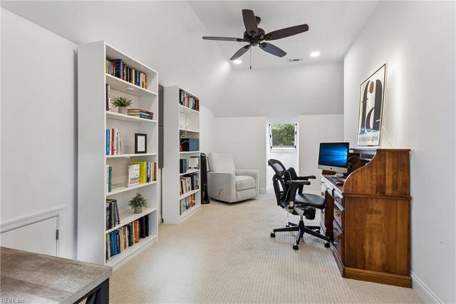 406 Regents CV, Newport News, VA 23606