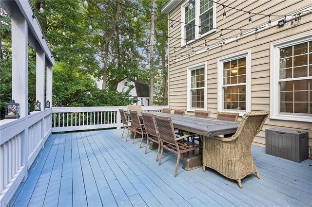 406 Regents CV, Newport News, VA 23606