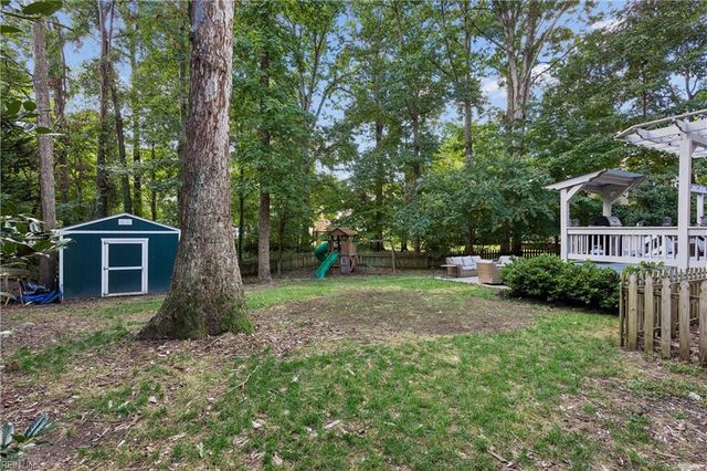 406 Regents CV, Newport News, VA 23606