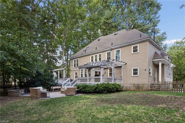 406 Regents CV, Newport News, VA 23606