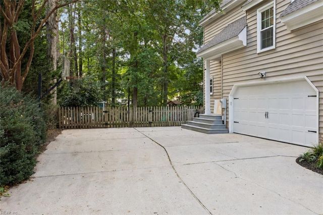 406 Regents CV, Newport News, VA 23606
