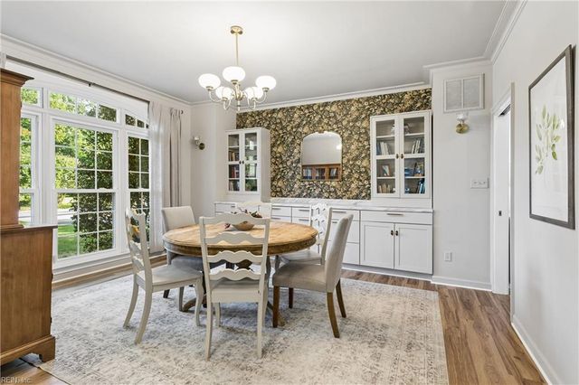 406 Regents CV, Newport News, VA 23606