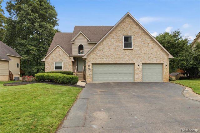 1393 Remsing Street, Hartland Township, MI 48353