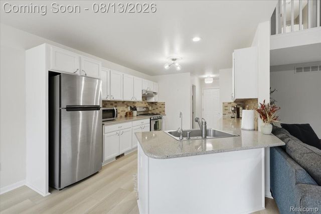 1393 Remsing Street, Hartland Township, MI 48353