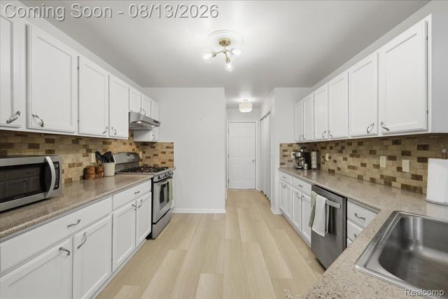 1393 Remsing Street, Hartland Township, MI 48353