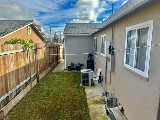 609-611 Kettleman, Lodi, CA 95240