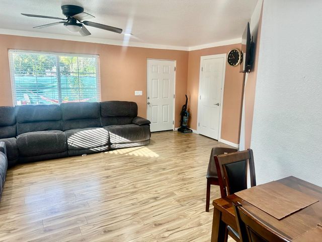 609-611 Kettleman, Lodi, CA 95240