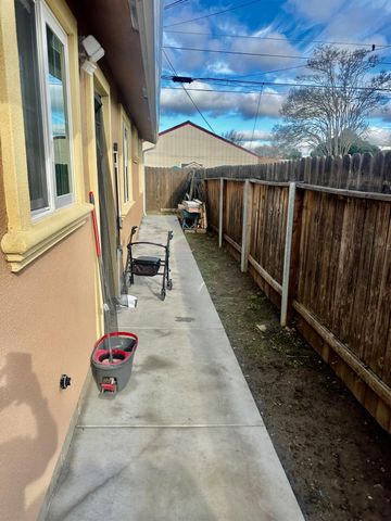 609-611 Kettleman, Lodi, CA 95240