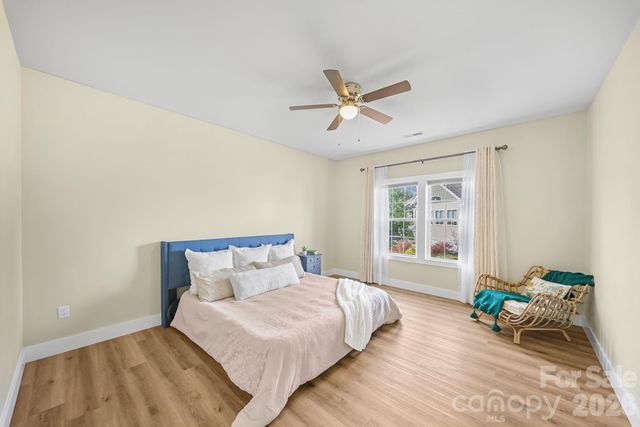 457 Riverwind Drive, Hendersonville, NC 28739