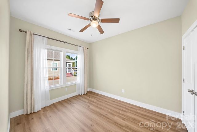 457 Riverwind Drive, Hendersonville, NC 28739