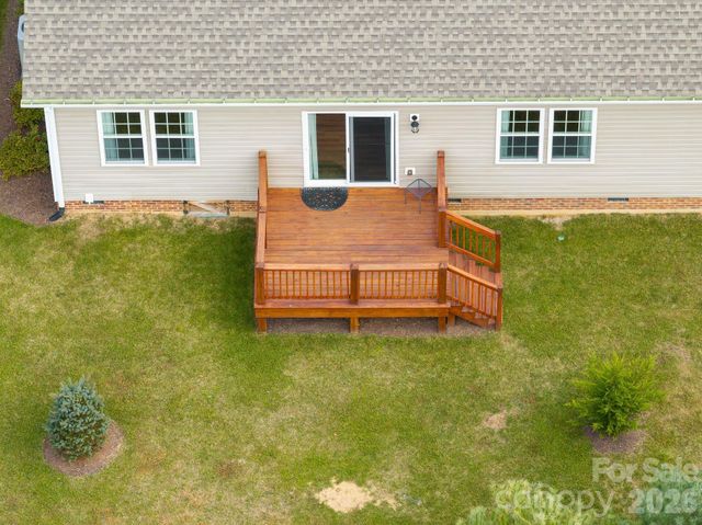 457 Riverwind Drive, Hendersonville, NC 28739