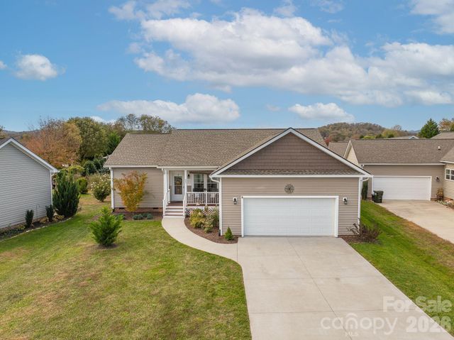 457 Riverwind Drive, Hendersonville, NC 28739