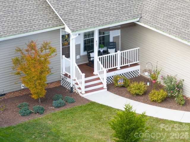 457 Riverwind Drive, Hendersonville, NC 28739
