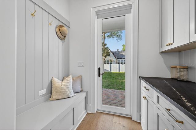 939 19TH AVENUE N, St Petersburg, FL 33704