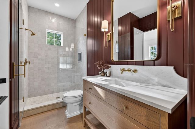 939 19TH AVENUE N, St Petersburg, FL 33704