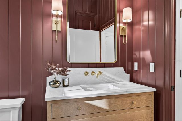 939 19TH AVENUE N, St Petersburg, FL 33704