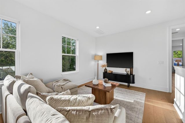 939 19TH AVENUE N, St Petersburg, FL 33704