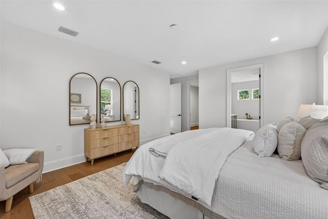 939 19TH AVENUE N, St Petersburg, FL 33704