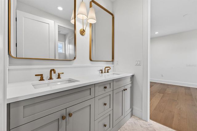 939 19TH AVENUE N, St Petersburg, FL 33704