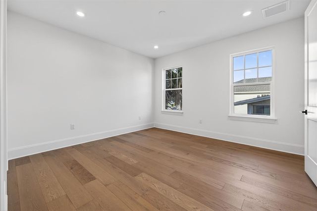 939 19TH AVENUE N, St Petersburg, FL 33704